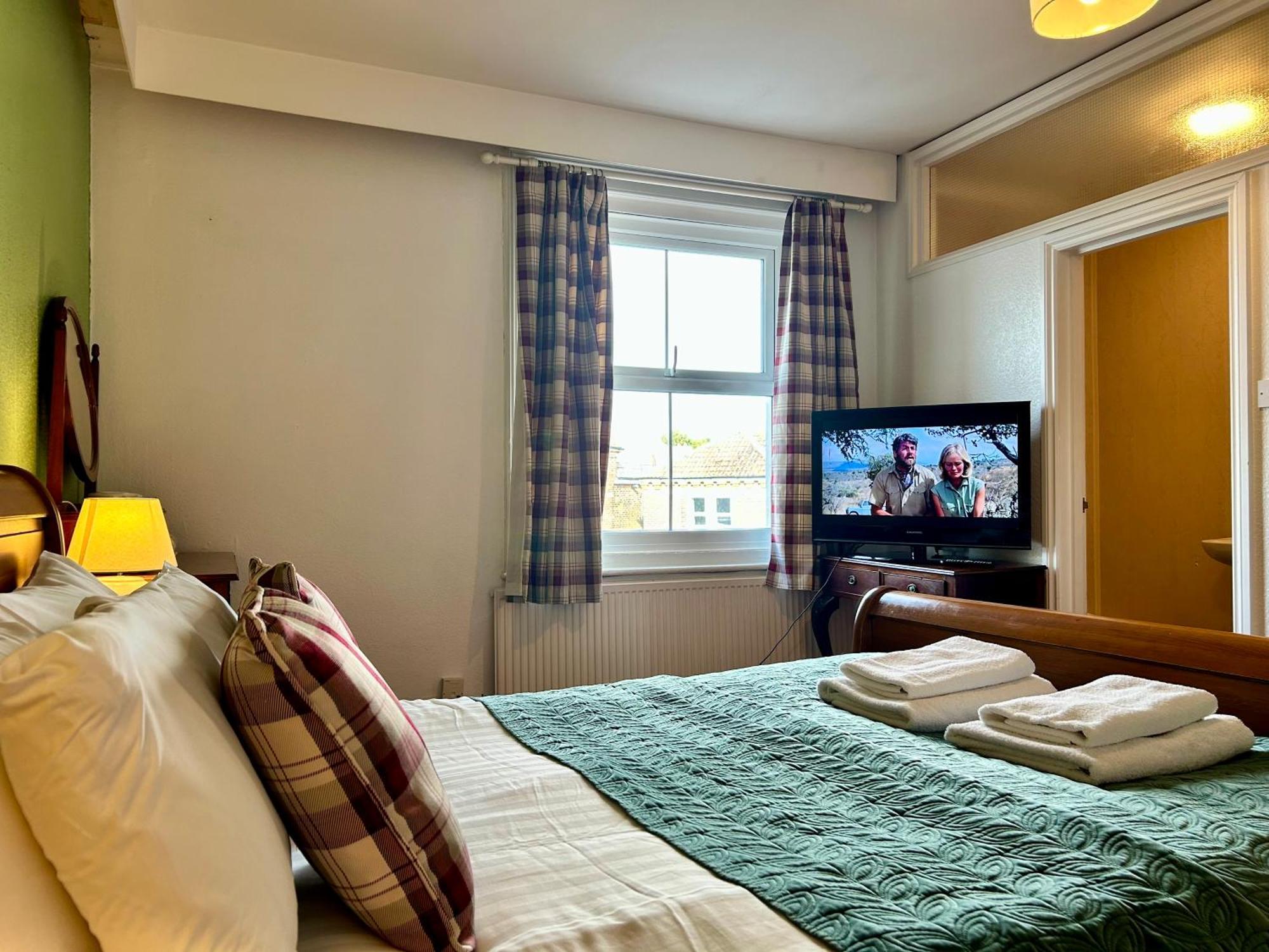 Clarence Quarters Self-Catering Guest House Portsmouth Extérieur photo