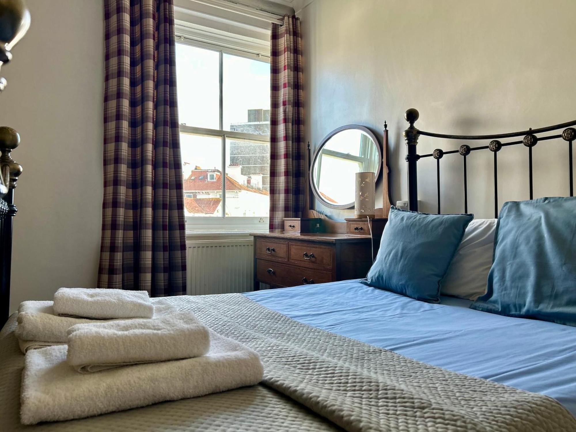 Clarence Quarters Self-Catering Guest House Portsmouth Extérieur photo