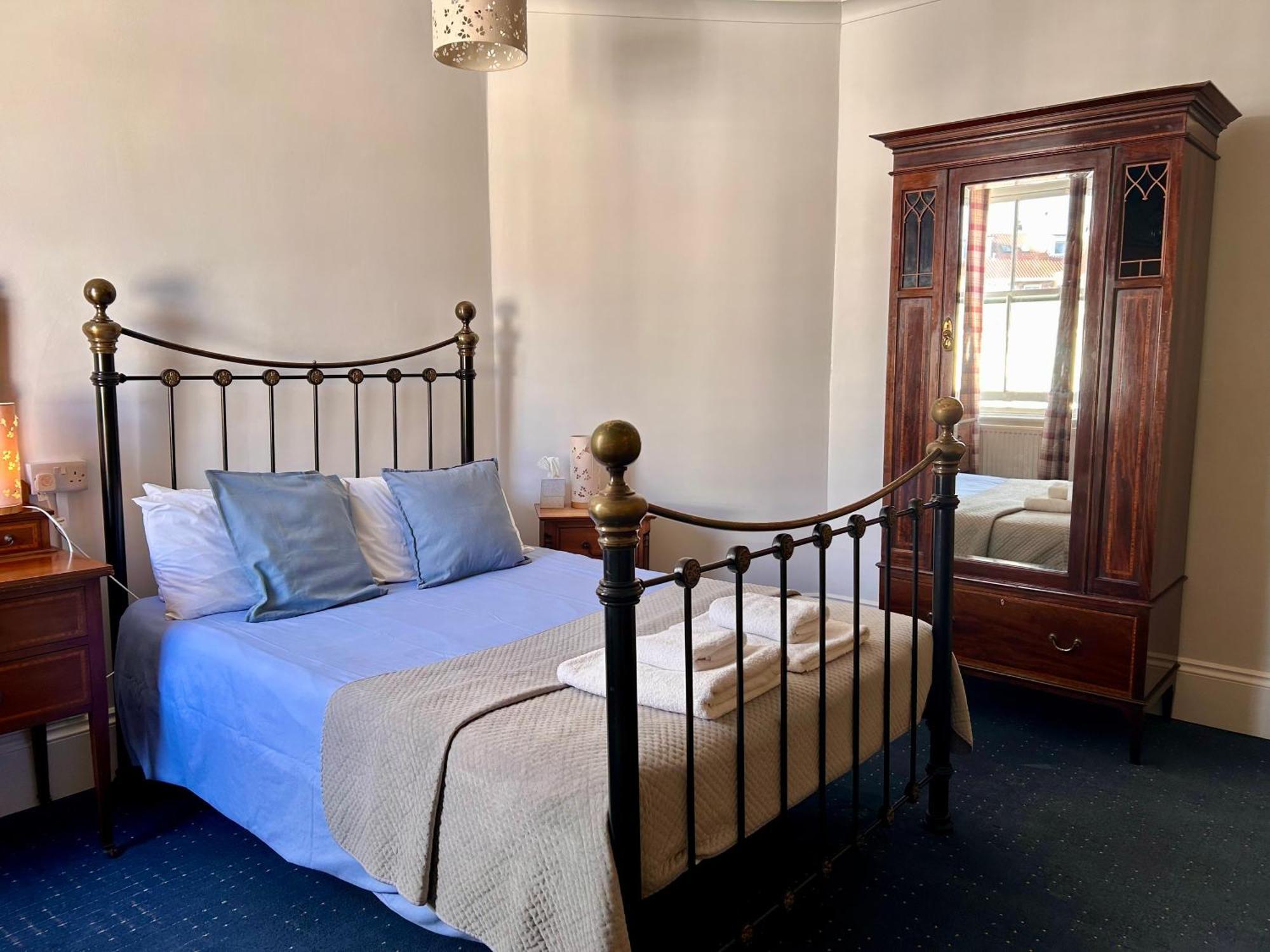 Clarence Quarters Self-Catering Guest House Portsmouth Extérieur photo