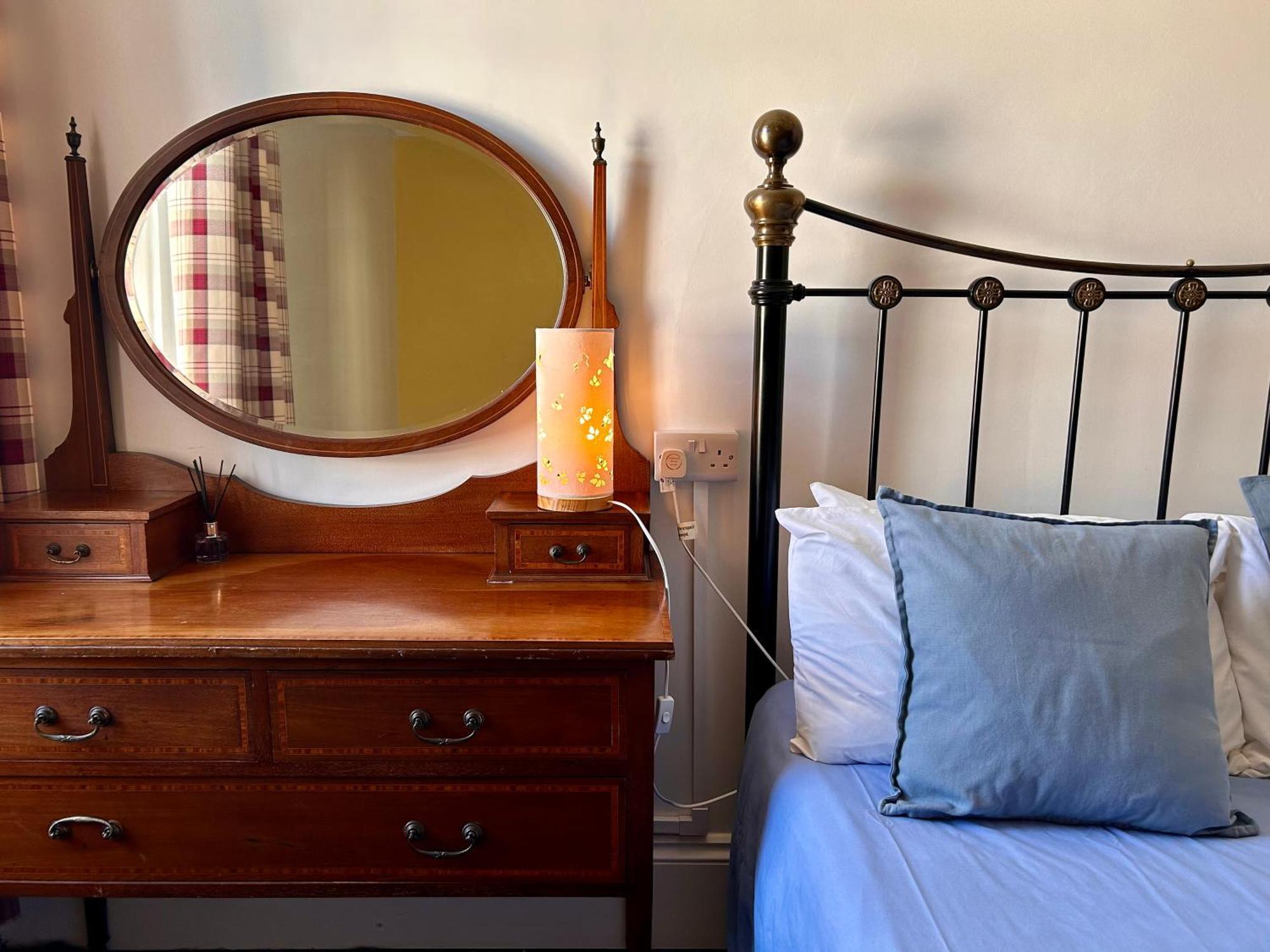 Clarence Quarters Self-Catering Guest House Portsmouth Extérieur photo