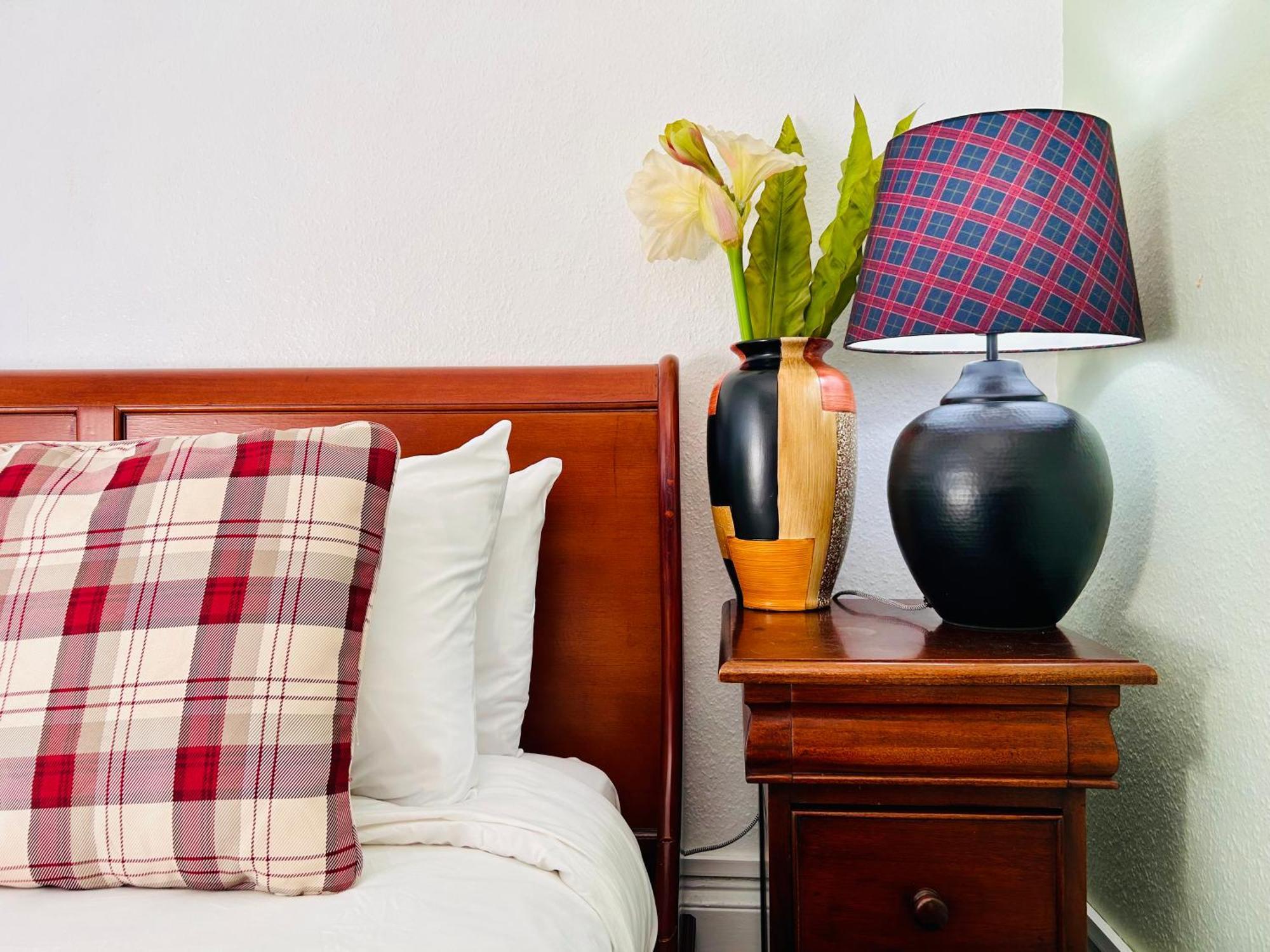 Clarence Quarters Self-Catering Guest House Portsmouth Extérieur photo